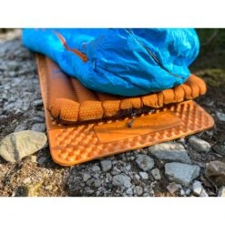 Exped FlexMat Isolatiemat - M - Charcoal Grey/orange 14 Exped FlexMat Isolatiemat - M - Charcoal Grey/orange -Buitenuitrusting exped in action 156 1202508