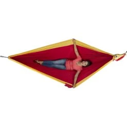 Ticket To The Moon Travel Hammock - Original - Burgundy / Dark Yellow -Buitenuitrusting ticket to the moon travel hammock original burgundy dark yellow 7 1452623
